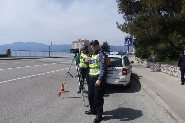 Slika /PROMET/2015/Brzina15 (27).JPG